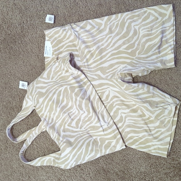 DONATED NWT workout set - Picture 1 of 5
